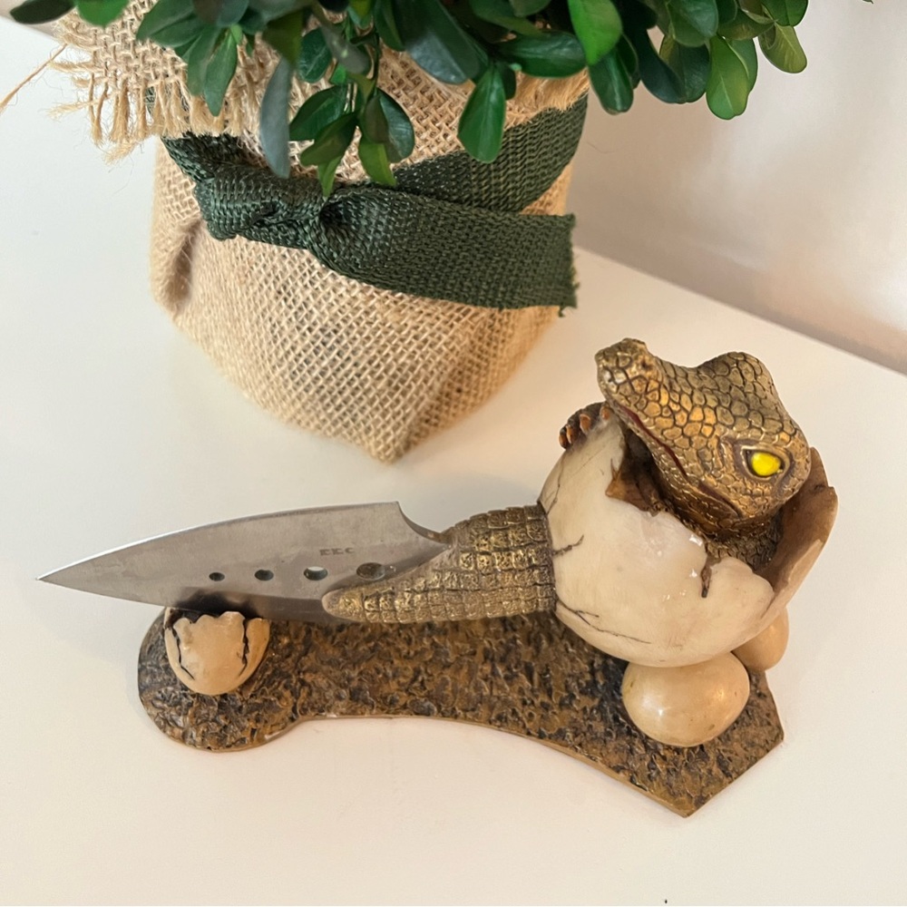 Baby Croc Dagger